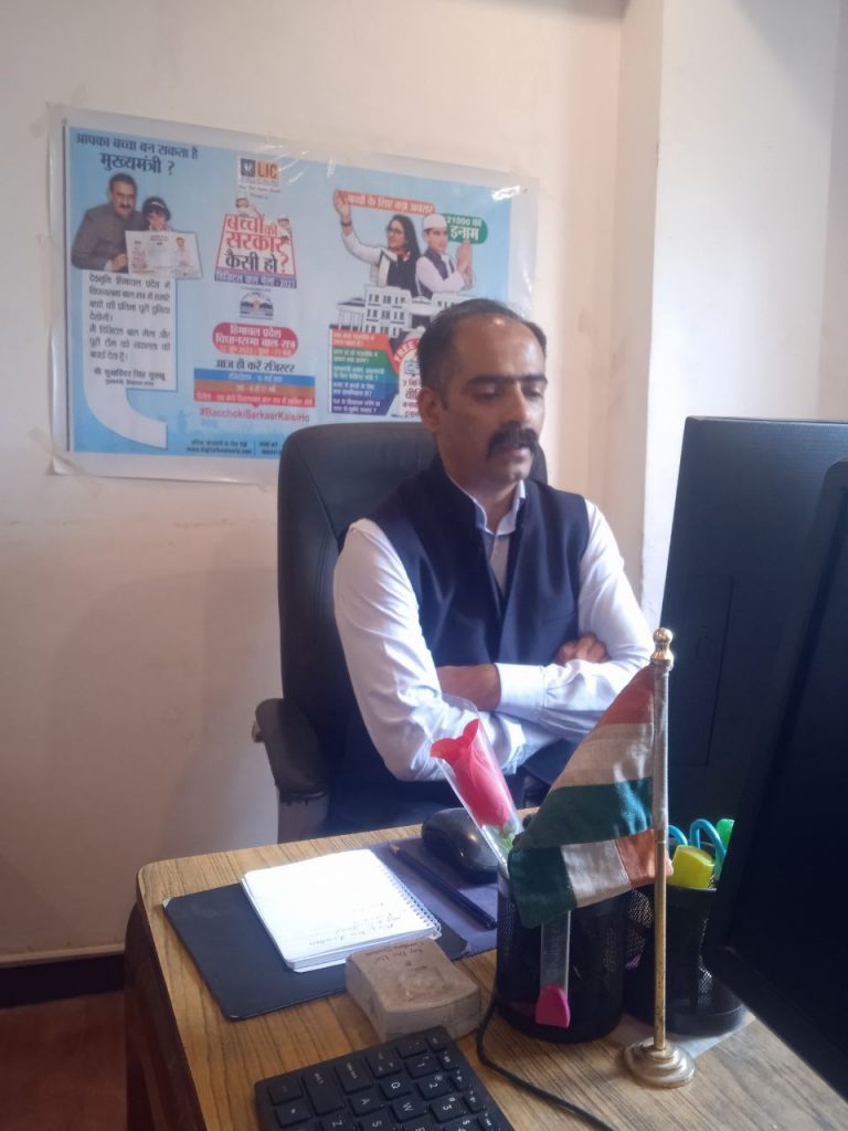 कैबिनेट मंत्री अनिरुद्ध सिंह